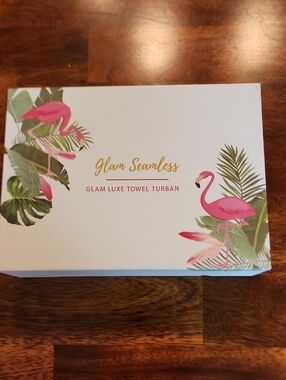 Glam Seamless Glam Luxe Towel Turban - White with Pink Flamingo And Palms NIB